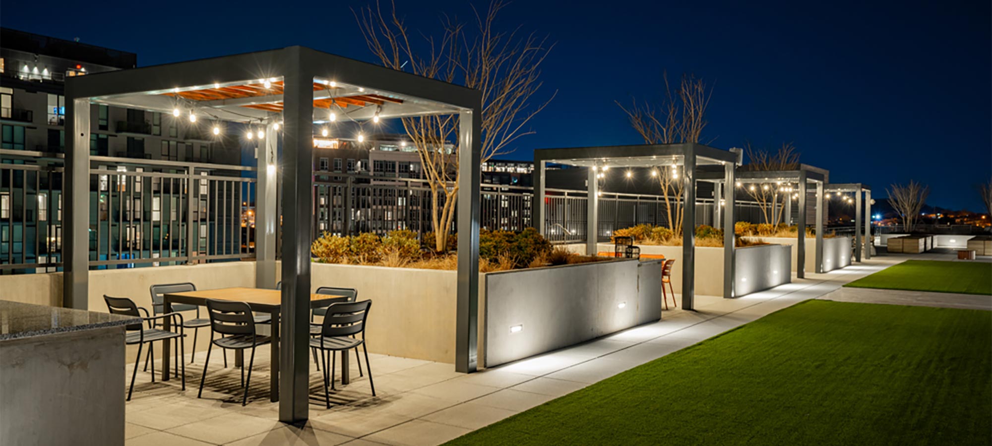 Lighting application in outdoor area